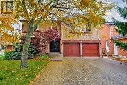 1586 HERITAGE WAY  Oakville, ON L6M 2Z5