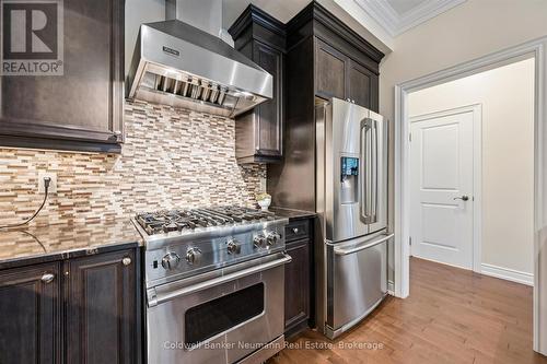 10 - 2061 Maria Street, Burlington (Brant), ON - Indoor Photo Showing Kitchen With Upgraded Kitchen