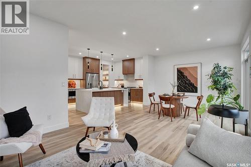 911 Traeger Manor, Saskatoon, SK - Indoor