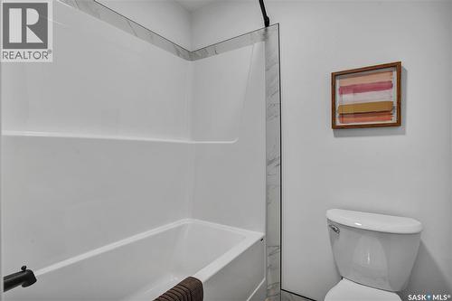 911 Traeger Manor, Saskatoon, SK - Indoor Photo Showing Bathroom