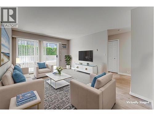 3609 30 Avenue Unit# 208, Vernon, BC - Indoor Photo Showing Living Room