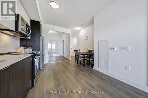 1610 - 202 Burnhamthorpe Road E, Mississauga, ON - Indoor Photo Showing Kitchen