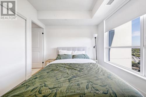 1610 - 202 Burnhamthorpe Road E, Mississauga, ON - Indoor Photo Showing Bedroom