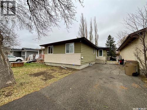 7119 Blakeney Drive, Regina, SK - Outdoor