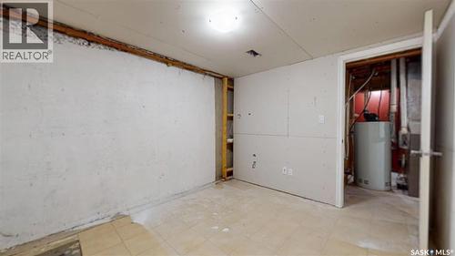 7119 Blakeney Drive, Regina, SK - Indoor Photo Showing Garage