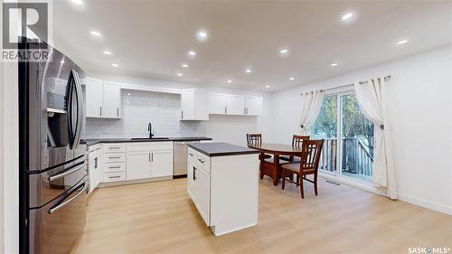 7119 Blakeney Drive, Regina, SK - Indoor Photo Showing Kitchen With Upgraded Kitchen