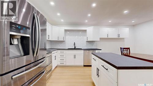 7119 Blakeney Drive, Regina, SK - Indoor Photo Showing Kitchen With Upgraded Kitchen