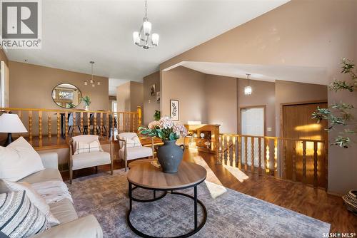 3006 Phaneuf Crescent E, Regina, SK - Indoor Photo Showing Living Room