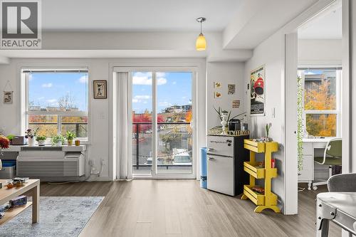 775 Academy Way Unit# 205, Kelowna, BC - Indoor Photo Showing Living Room