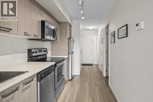 775 Academy Way Unit# 205, Kelowna, BC - Indoor Photo Showing Kitchen
