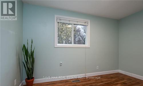 Main Level - 206 Winston Boulevard, Cambridge, ON - Indoor Photo Showing Other Room