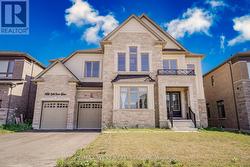 106 SILK TWIST DRIVE  East Gwillimbury, ON L9N 0W4