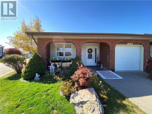1 MONSIGNOR HENKEY TERRACE  Hamilton, ON L9B 2M2