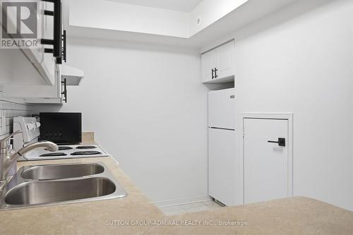 216 - 308 John Street, Markham, ON - Indoor Photo Showing Kitchen With Double Sink