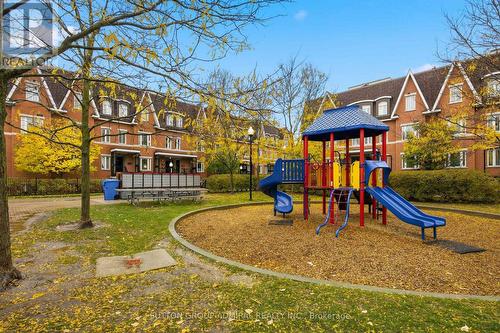 216 - 308 John Street, Markham, ON - Outdoor