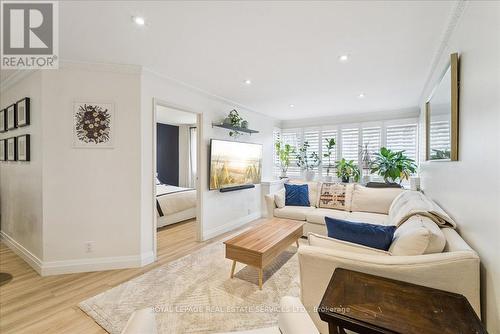 212 - 1275 Cornerbrook Place, Mississauga, ON - Indoor Photo Showing Living Room
