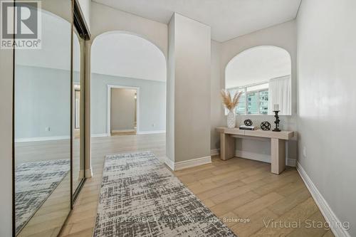 708 - 5250 Lakeshore Road, Burlington, ON - Indoor