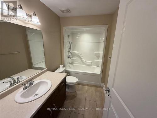 5 Jaczenko Terrace, Hamilton, ON - Indoor Photo Showing Bathroom