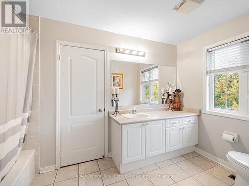 UPPER 4PC BATHROOM - 6214 Miriam Way, Mississauga, ON - Indoor Photo Showing Bathroom