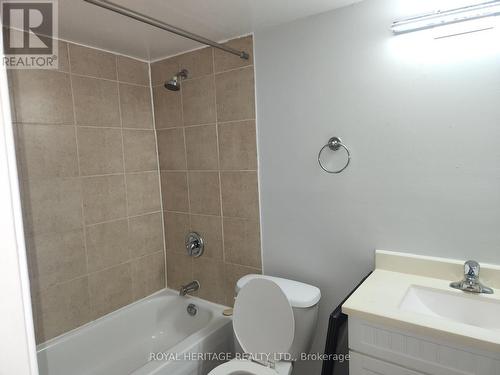 107 - 8800 Willoughby Drive, Niagara Falls, ON - Indoor Photo Showing Bathroom