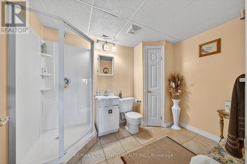 1140 River Road, Haldimand, ON - Indoor Photo Showing Bathroom