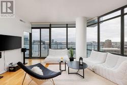 2103 - 832 BAY STREET  Toronto, ON M5S 1Z6