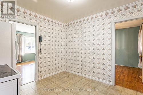 323 Base Line Road W, London South (South D), ON - Indoor