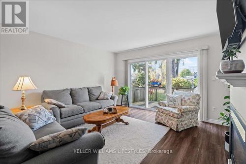 4 - 18 Sauble River Road, Lambton Shores (Grand Bend), ON - Indoor Photo Showing Living Room