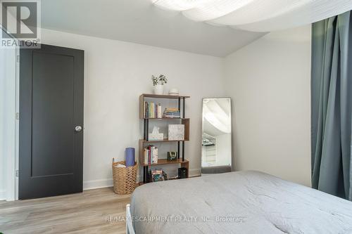 48 Frederick Avenue, Hamilton, ON - Indoor Photo Showing Bedroom