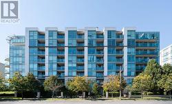 606 - 3830 BATHURST STREET  Toronto, ON M3H 6C5