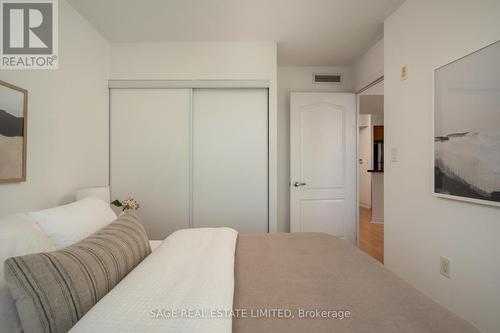 606 - 3830 Bathurst Street, Toronto, ON - Indoor