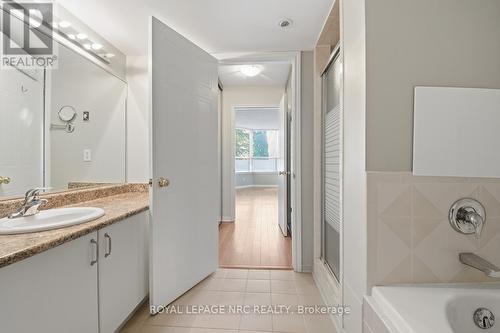 Primary En-Suite - 102 - 3 Towering Heights Boulevard, St. Catharines (Glendale/Glenridge), ON - Indoor Photo Showing Bathroom