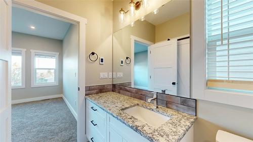 1404 17Th Street, Cranbrook, BC - Indoor Photo Showing Bathroom