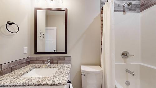 1404 17Th Street, Cranbrook, BC - Indoor Photo Showing Bathroom