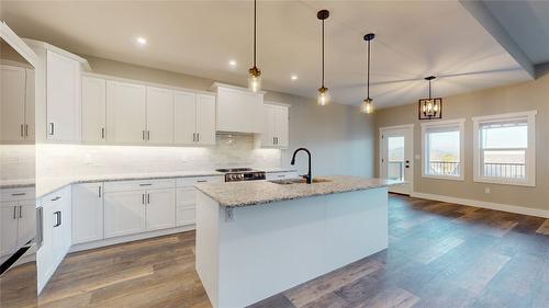 1404 17Th Street, Cranbrook, BC - Indoor Photo Showing Kitchen With Upgraded Kitchen