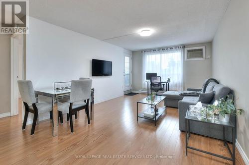 301 - 64 Benton Street, Kitchener, ON - Indoor Photo Showing Living Room