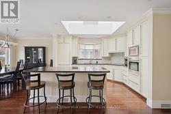 402 PALMER AVENUE  Richmond Hill, ON L4C 1P8