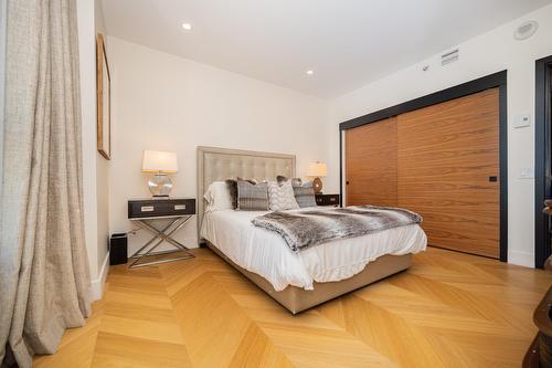 Bedroom - 24D-1200 Boul. De Maisonneuve O., Montréal (Ville-Marie), QC - Indoor Photo Showing Bedroom