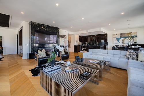 Living room - 24D-1200 Boul. De Maisonneuve O., Montréal (Ville-Marie), QC - Indoor Photo Showing Living Room