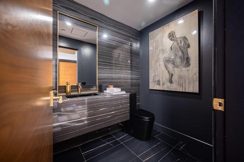 Powder room - 24D-1200 Boul. De Maisonneuve O., Montréal (Ville-Marie), QC - Indoor Photo Showing Other Room