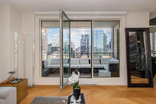 Balcony - 24D-1200 Boul. De Maisonneuve O., Montréal (Ville-Marie), QC - Indoor