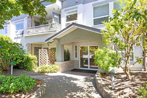 203-9945 Fifth St, Sidney, BC - Outdoor