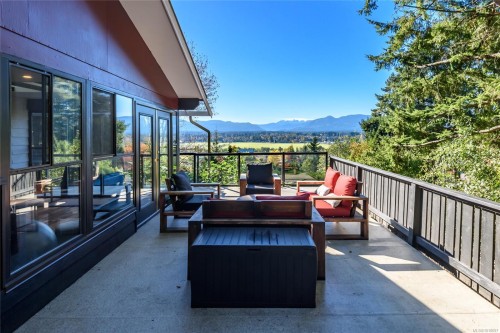 1165 Glen Urquhart Dr, Courtenay, BC 