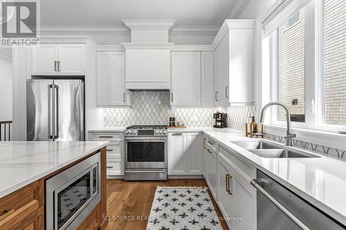 7 Fedorkow Lane, Niagara-On-The-Lake, ON - Indoor Photo Showing Kitchen With Stainless Steel Kitchen With Double Sink With Upgraded Kitchen