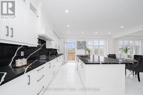 79 Big Canoe Drive, Georgina, ON - Indoor Photo Showing Kitchen With Upgraded Kitchen