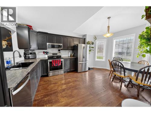 1412 20A Street South Street, Cranbrook, BC - Indoor Photo Showing Kitchen