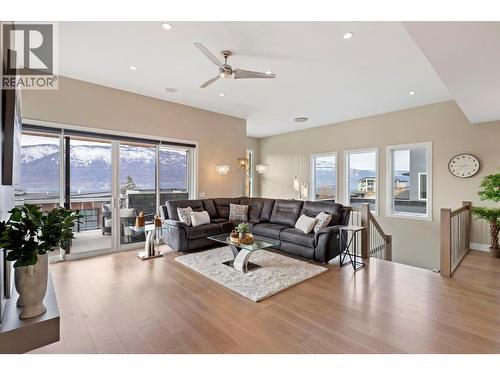 1673 Travertine Drive, Lake Country, BC - Indoor Photo Showing Living Room