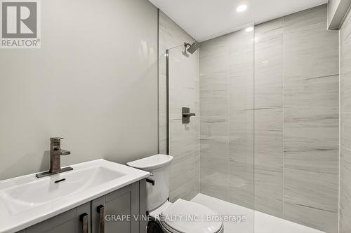 232 Burnaby Drive, Ottawa, ON - Indoor Photo Showing Bathroom