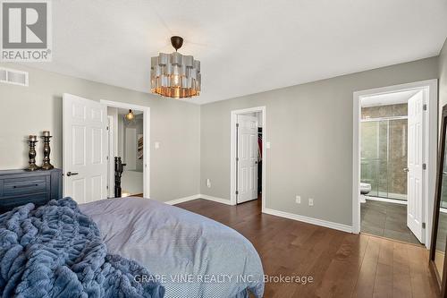 232 Burnaby Drive, Ottawa, ON - Indoor Photo Showing Bedroom