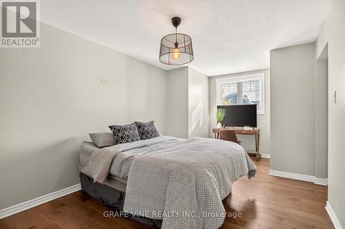 232 Burnaby Drive, Ottawa, ON - Indoor Photo Showing Bedroom